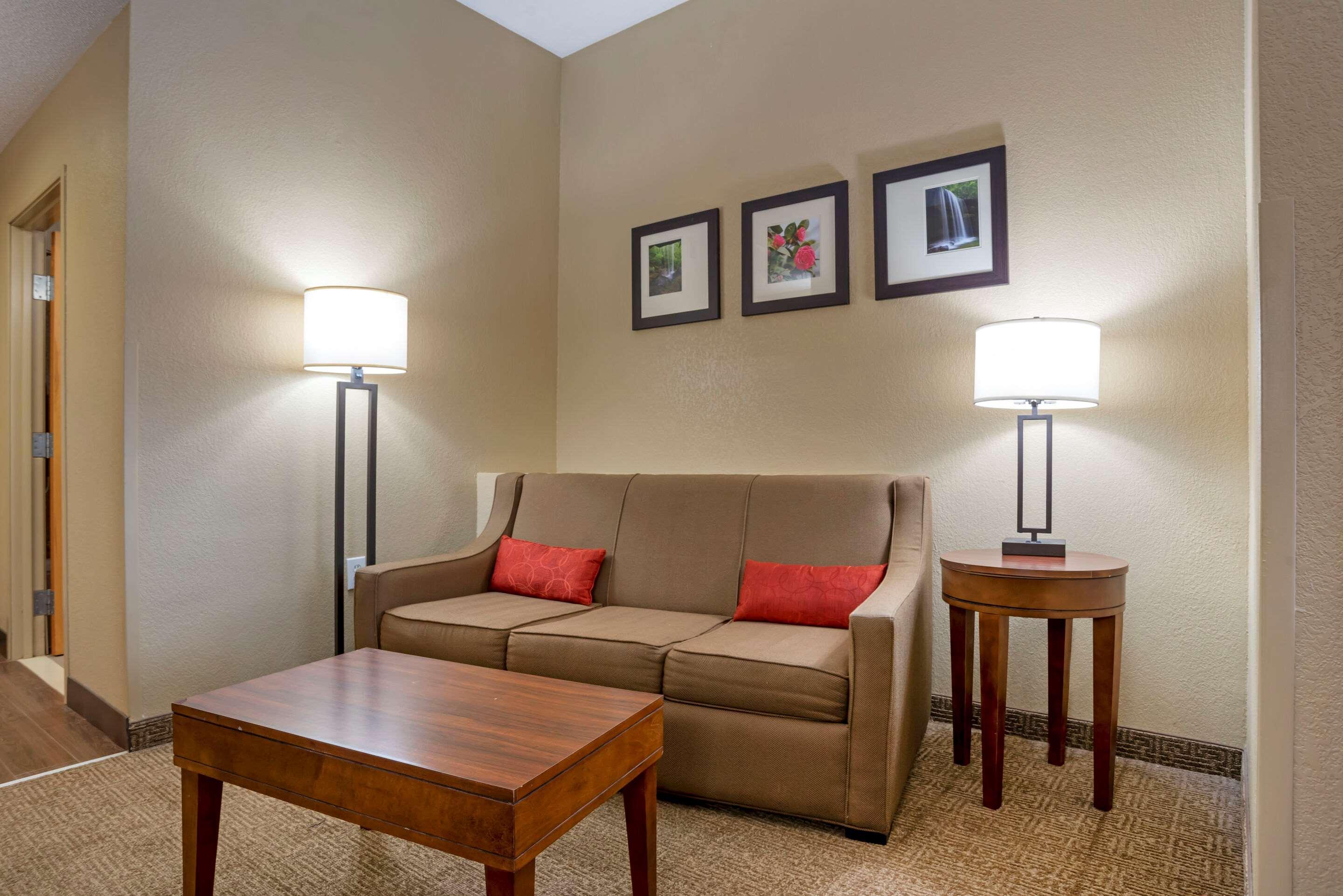 Comfort Suites Oxford I-20 Exit 188 Buitenkant foto