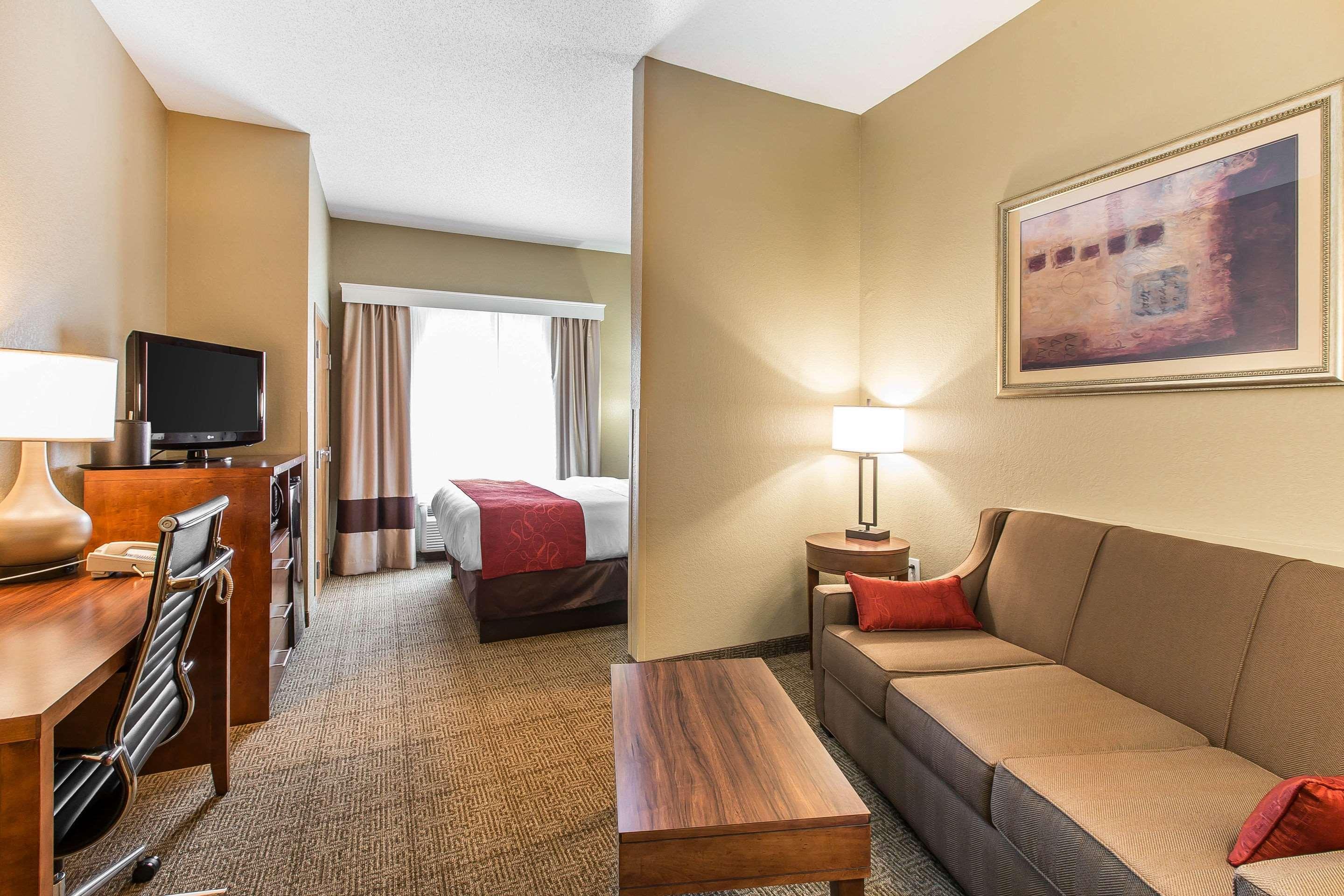 Comfort Suites Oxford I-20 Exit 188 Buitenkant foto