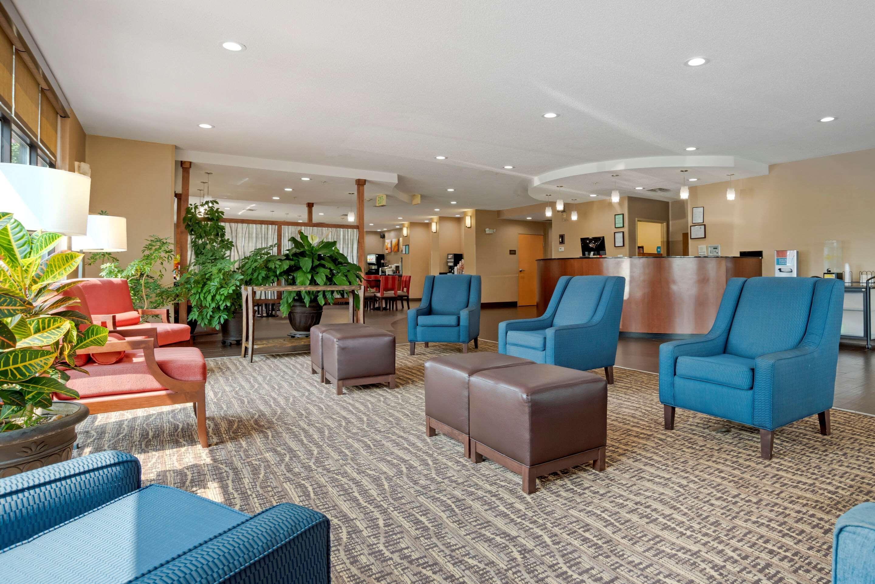 Comfort Suites Oxford I-20 Exit 188 Buitenkant foto