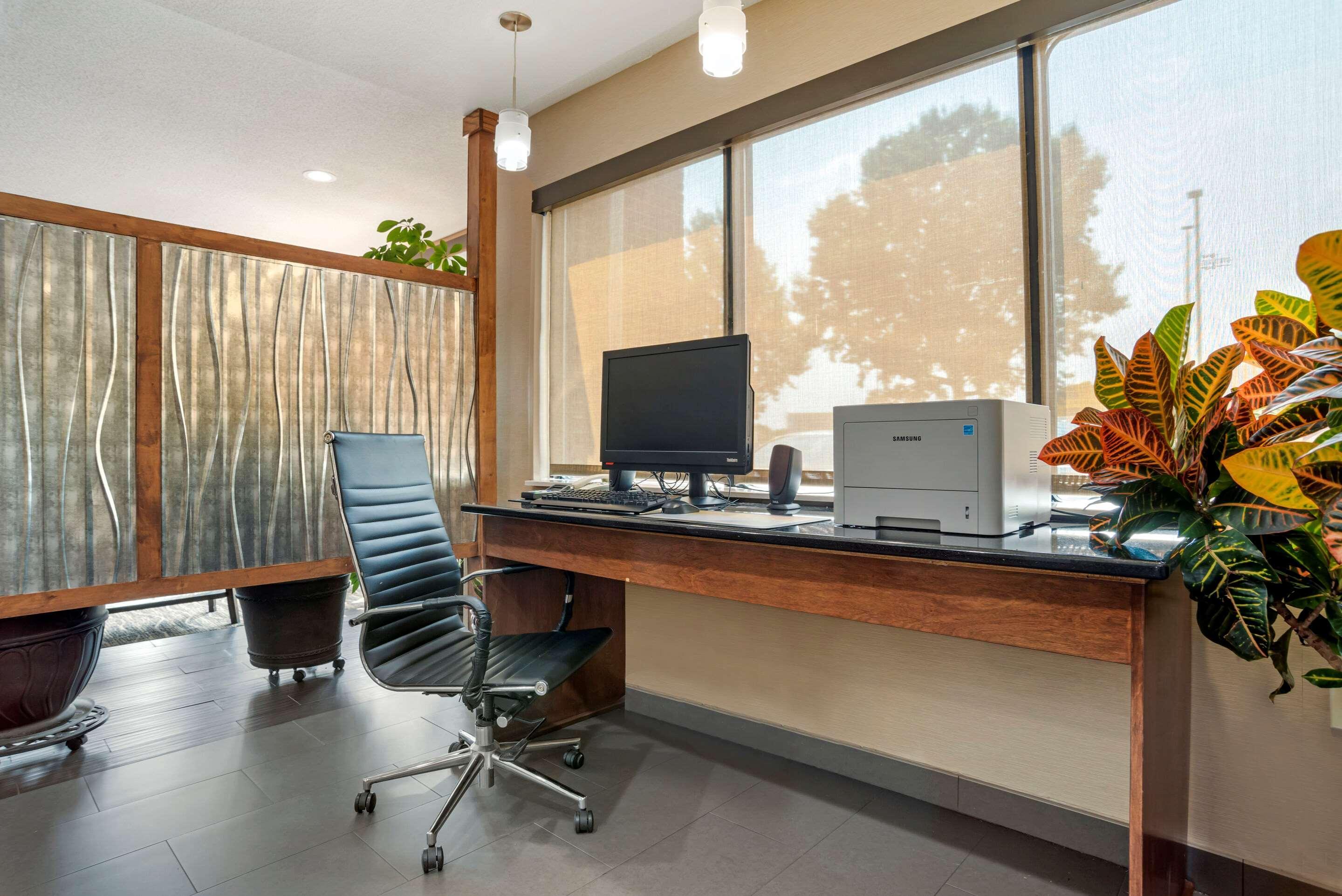 Comfort Suites Oxford I-20 Exit 188 Buitenkant foto