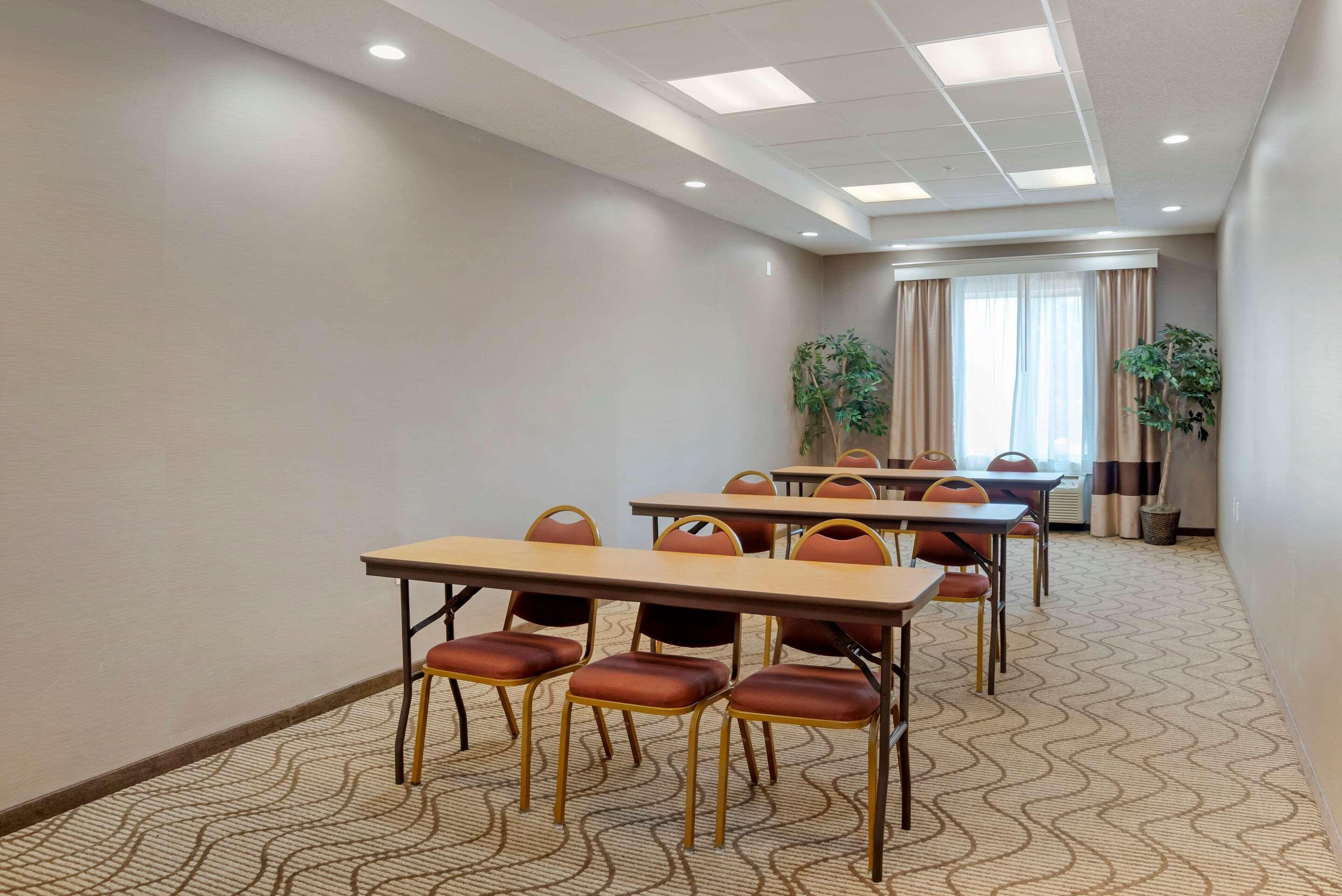 Comfort Suites Oxford I-20 Exit 188 Buitenkant foto