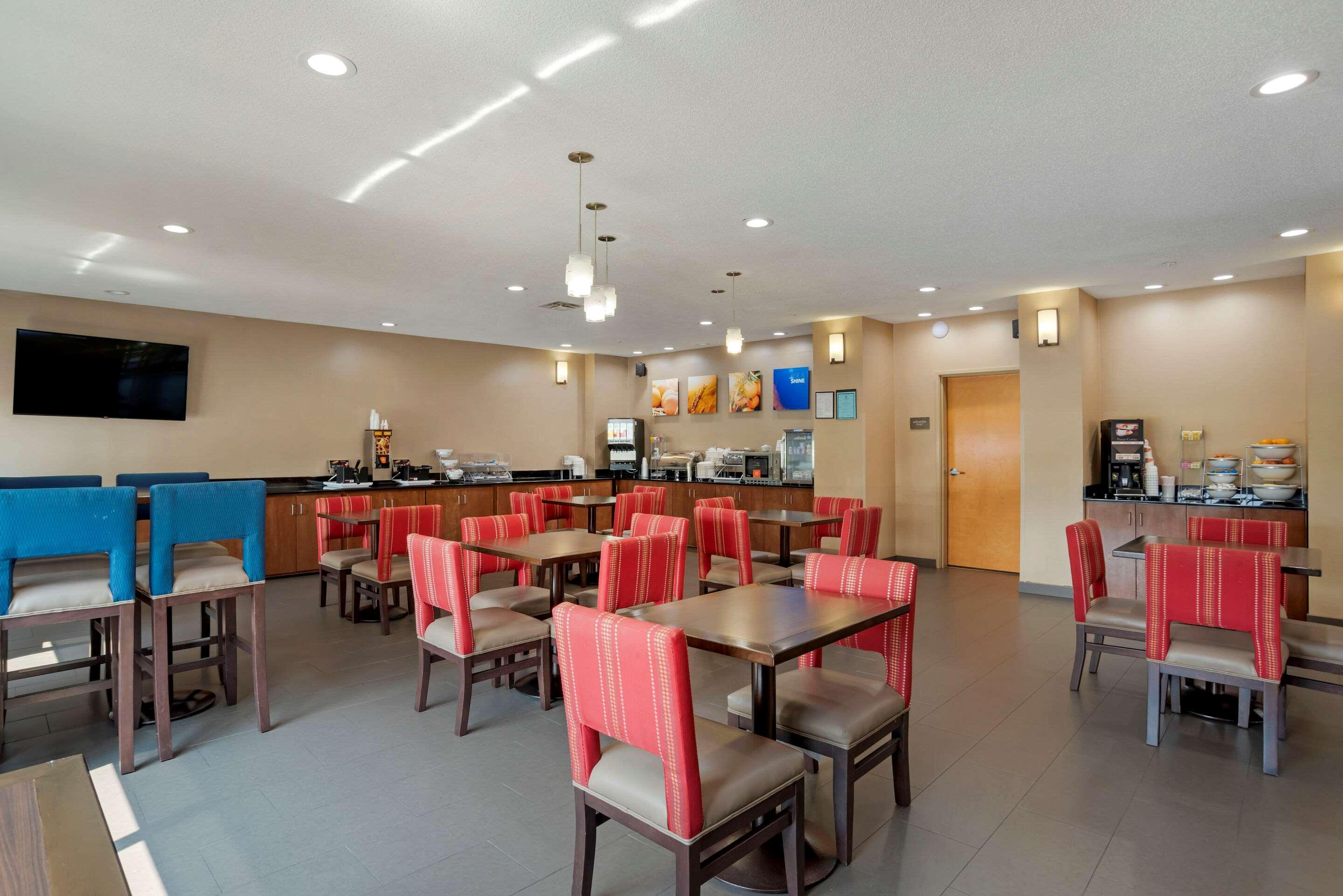 Comfort Suites Oxford I-20 Exit 188 Buitenkant foto